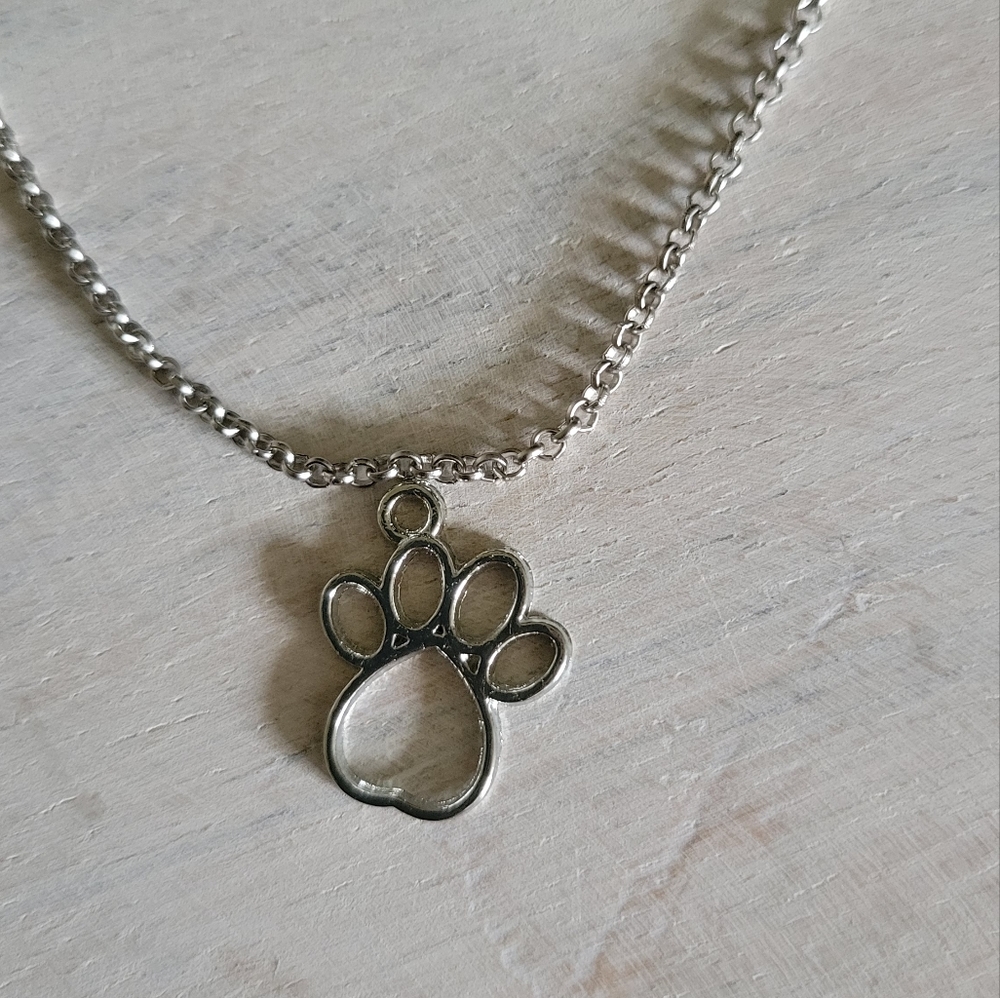Paw necklace
